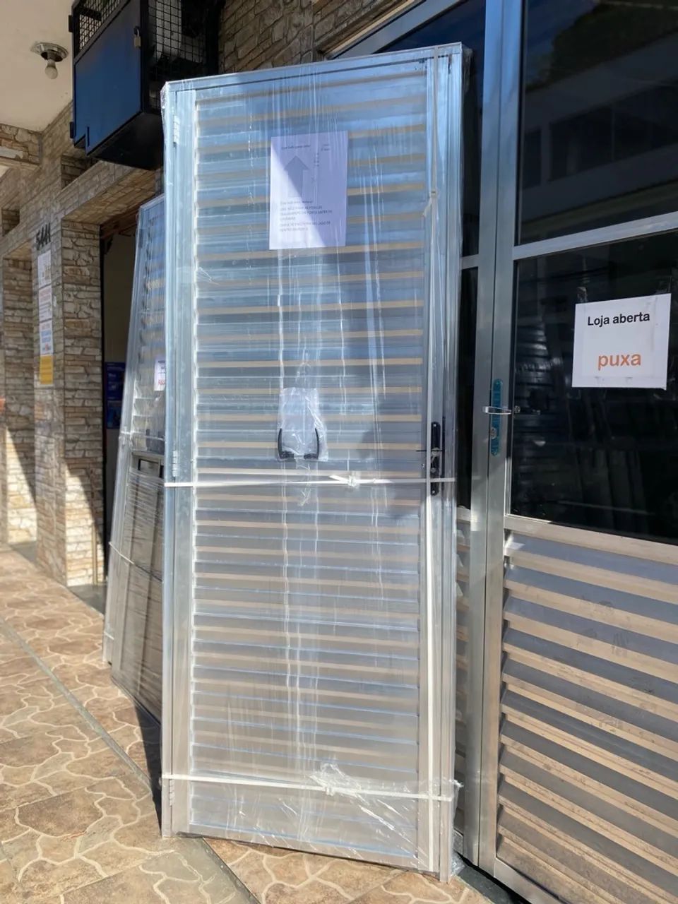 OPORTUNIDADE ÚNICA - PORTA ALUMÍNIO LINHA ECO+ NATURAL 2.10X60,70 OU 80CM - Foto 5