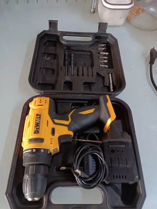 Parafusadeira Dewalt 2000 rpm - Foto 2