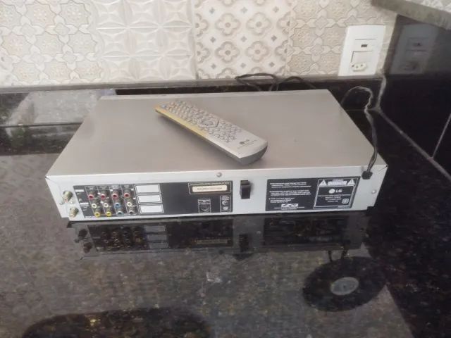 Vídeo Cassete e DVD Integrado LG Dc884b Prata - Foto 2