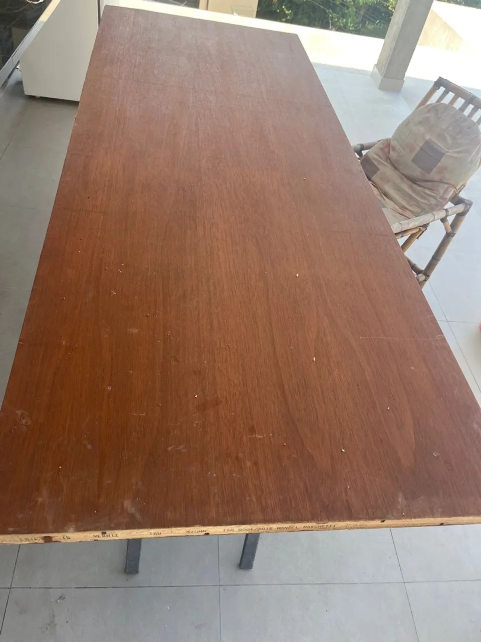 Porta completa com batente e fechadura preta