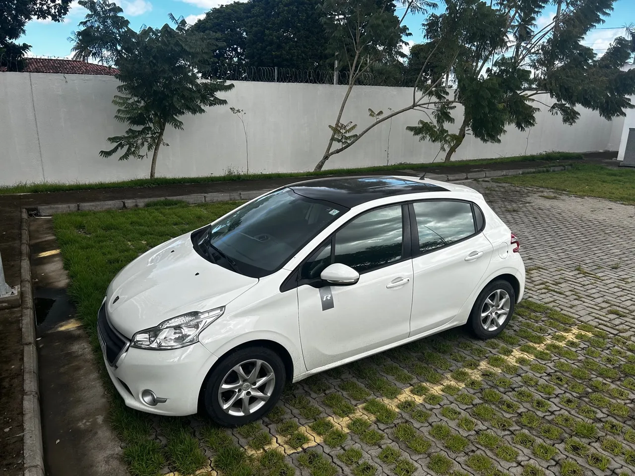  Peugeot 208  completo 1.5 