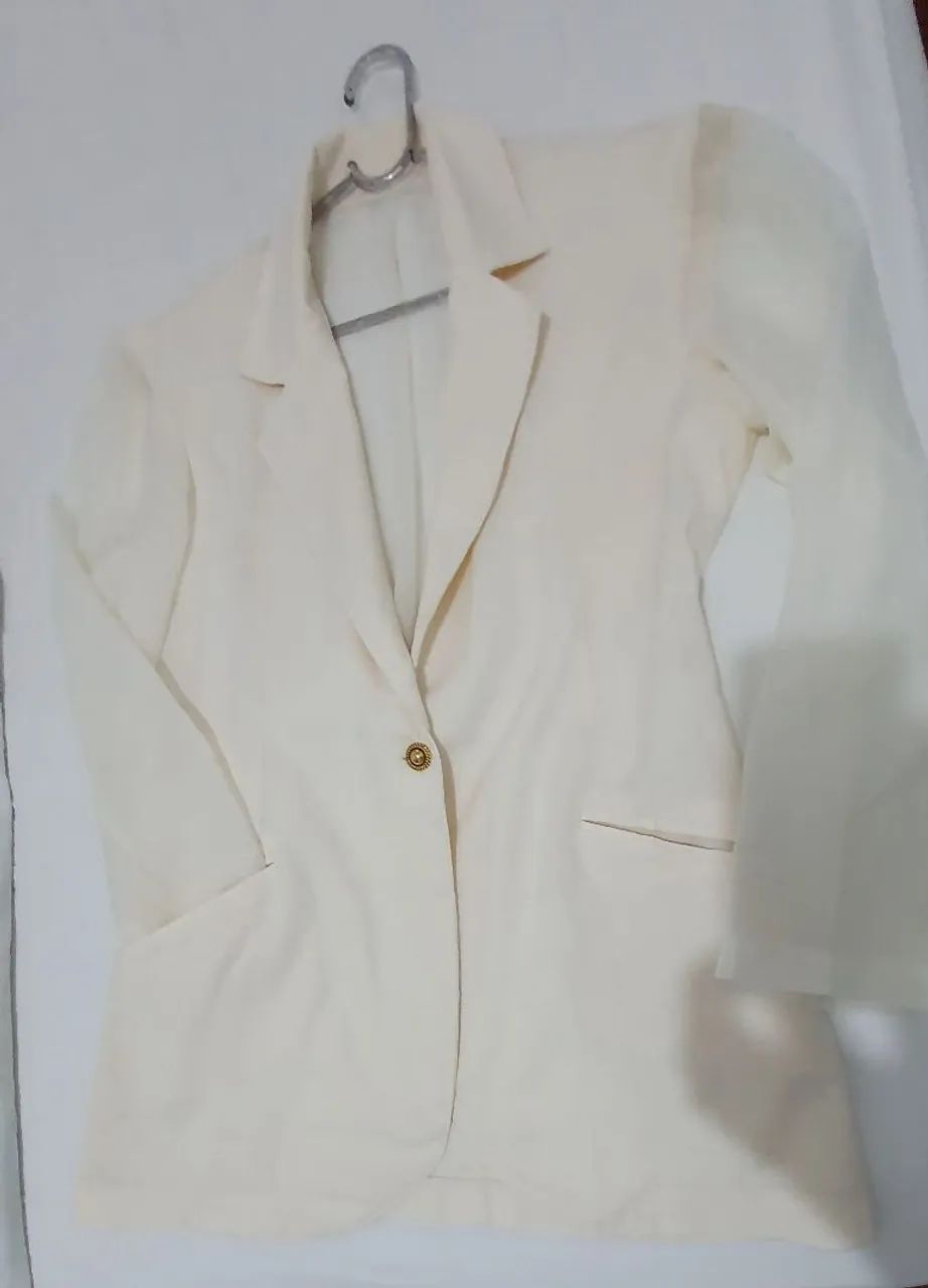 Blazer em linho e organza