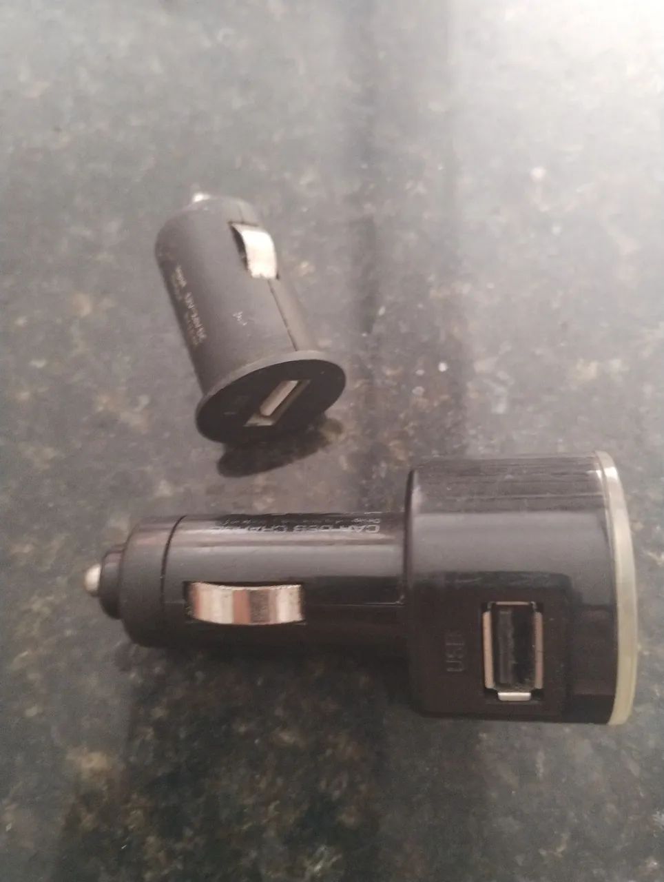 Carregador automotivo para celular dois