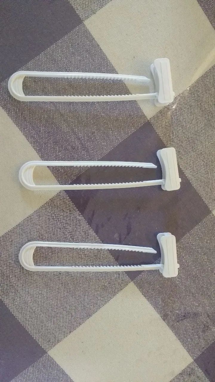 Trava de Segurança para Gavetas e Armários - Kit com 2 - Foto 4