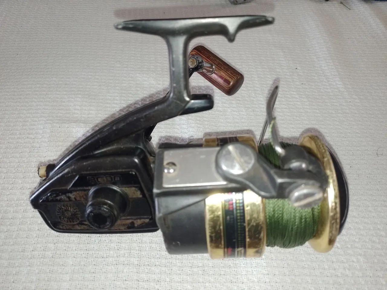 Molinete Daiwa Black Gold, série BG 90 - Foto 2