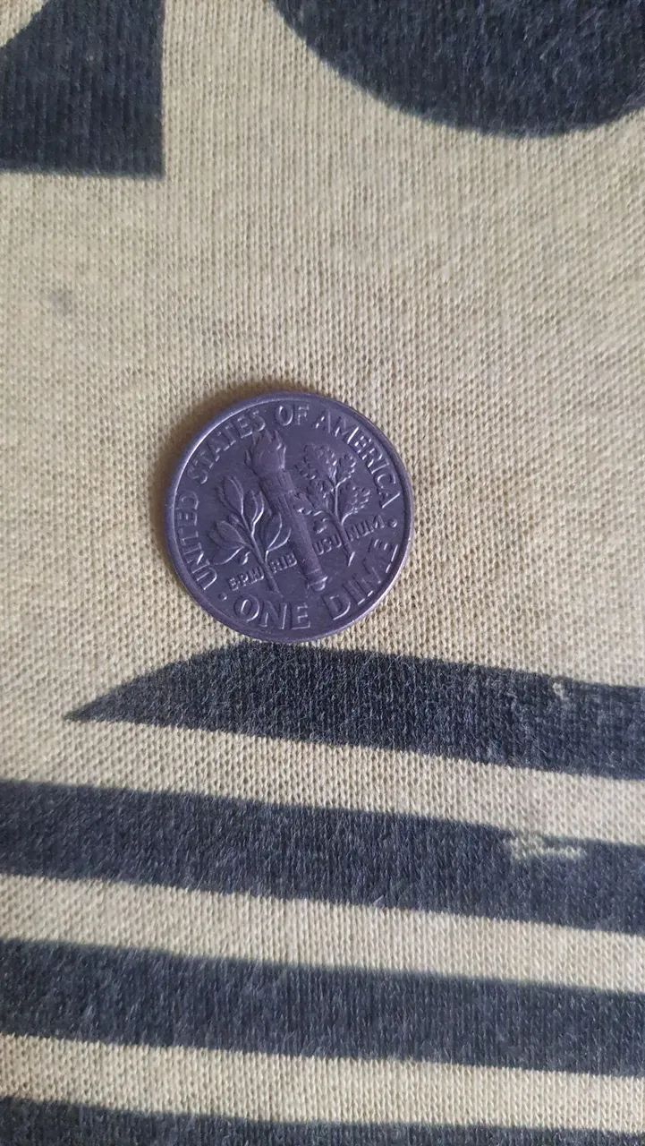 Moeda antiga de dólar  - Foto 2