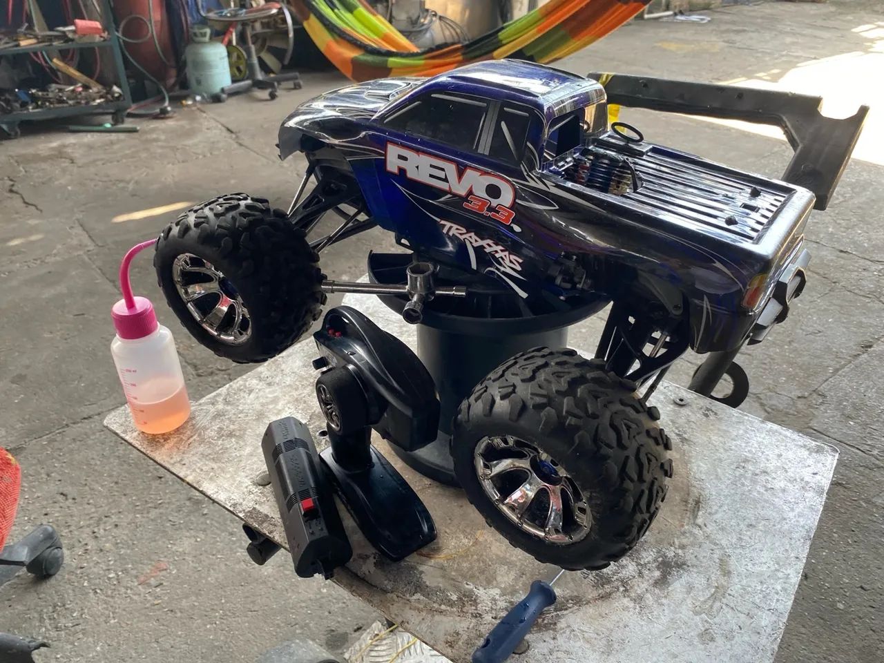 Traxxas Revo 3.3 Nitro  - Foto 5