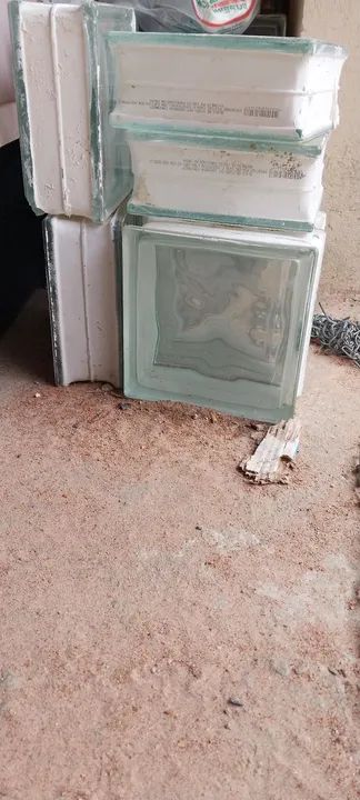 Tijolos de vidro 19x19 cm.