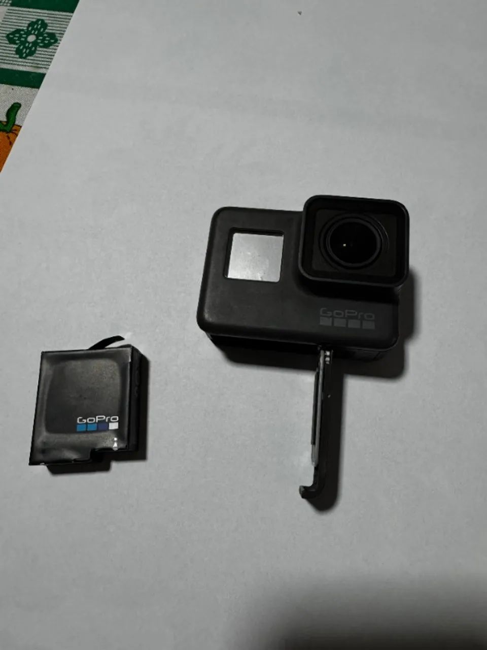 Câmera GoPro HERO 5 Black 4K 64gb 100% Original semi novo + suporte capacete, passo cartão - Foto 2