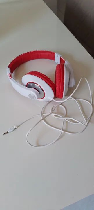Fone de Ouvido com Fio - Branco e Vermelho