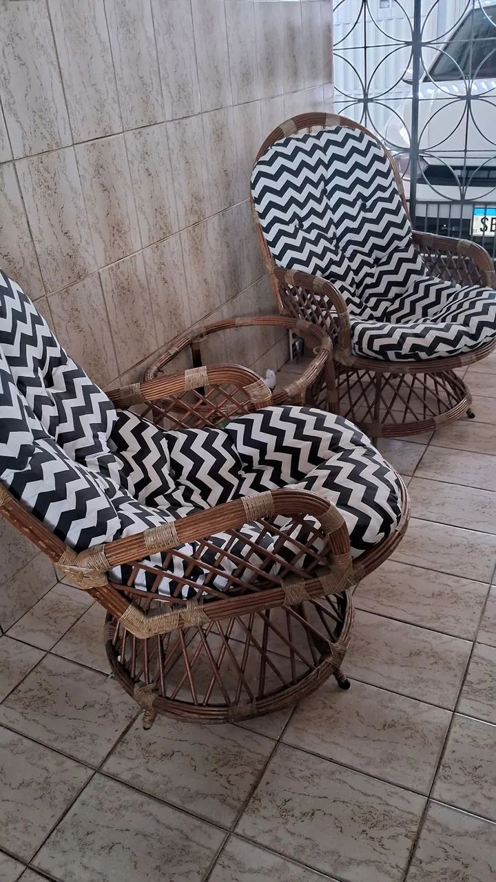 CONJUNTO DE CADEIRAS COM ESTOFADO - Foto 4