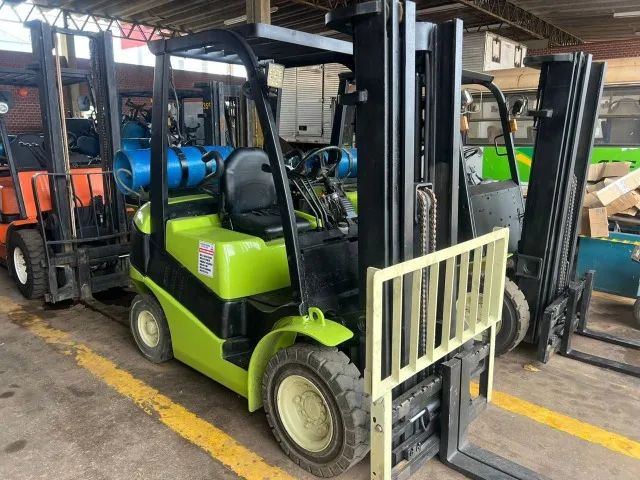 vendo empilhadeira - Foto 3