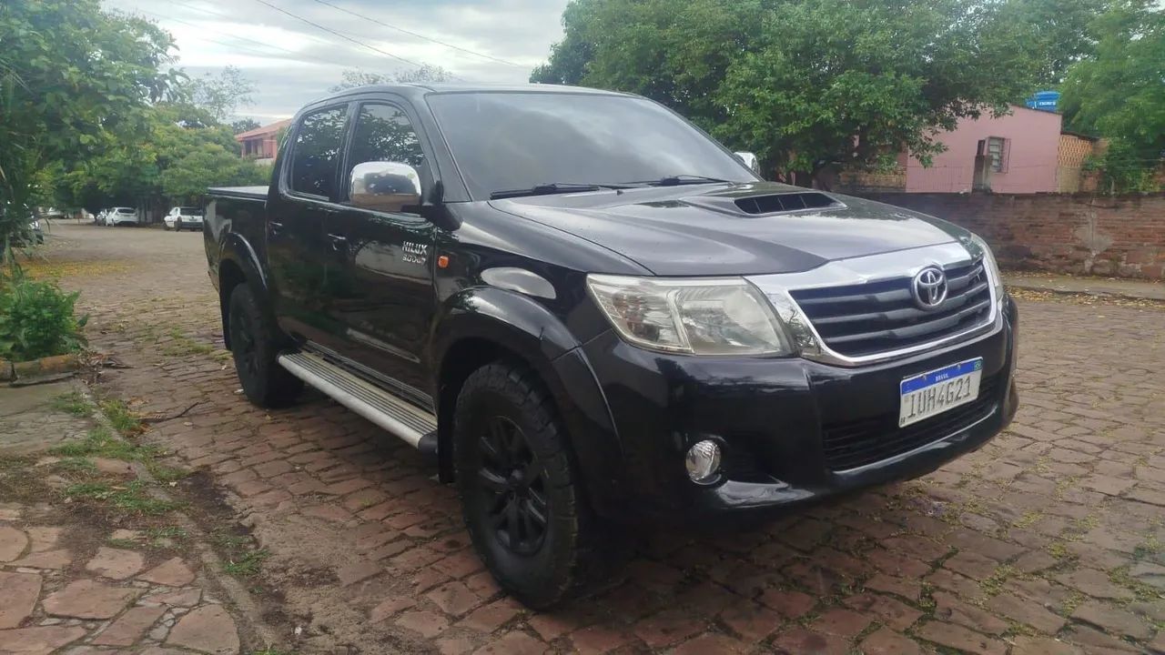 Toyota Hilux Hilux CD SR D4-D 4x4 3.0 TDI Dies Aut. 2013