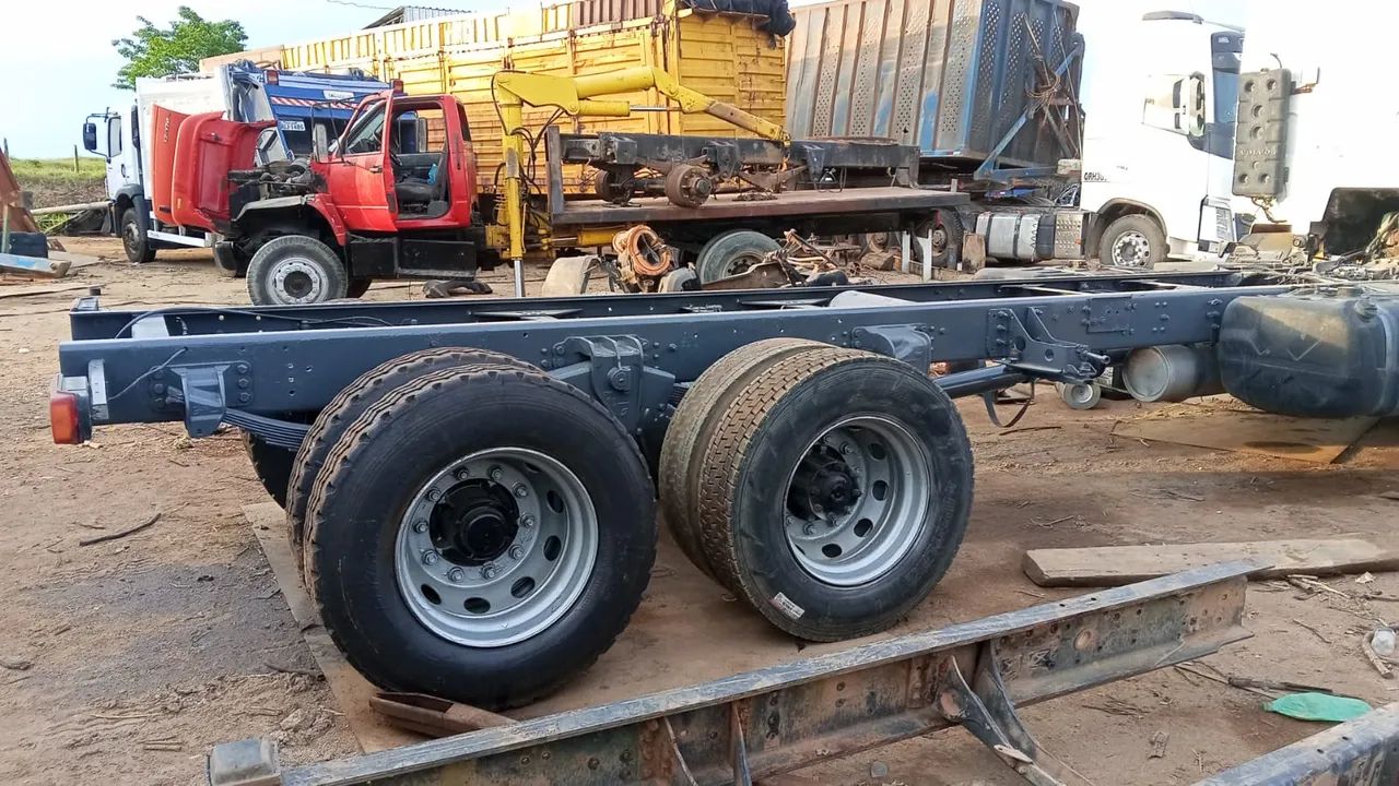 Vendo Volvo VM 330 - Foto 4