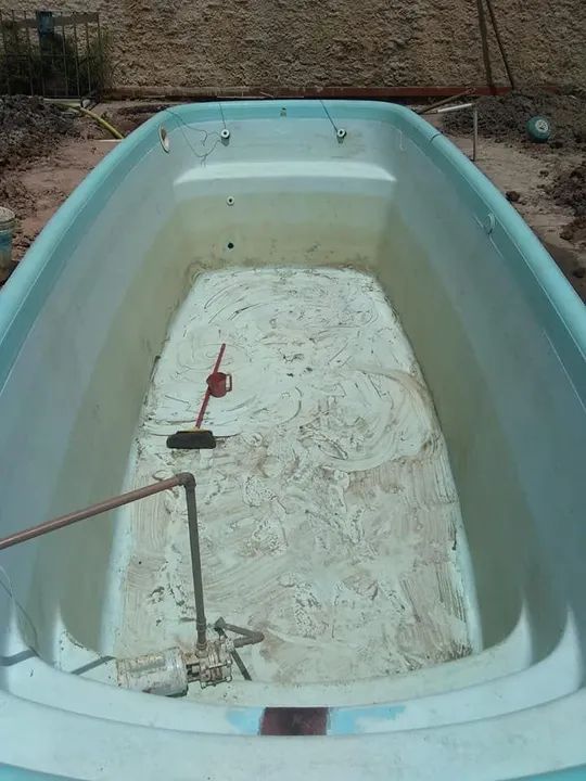 Piscina pintura e reparos - Foto 5