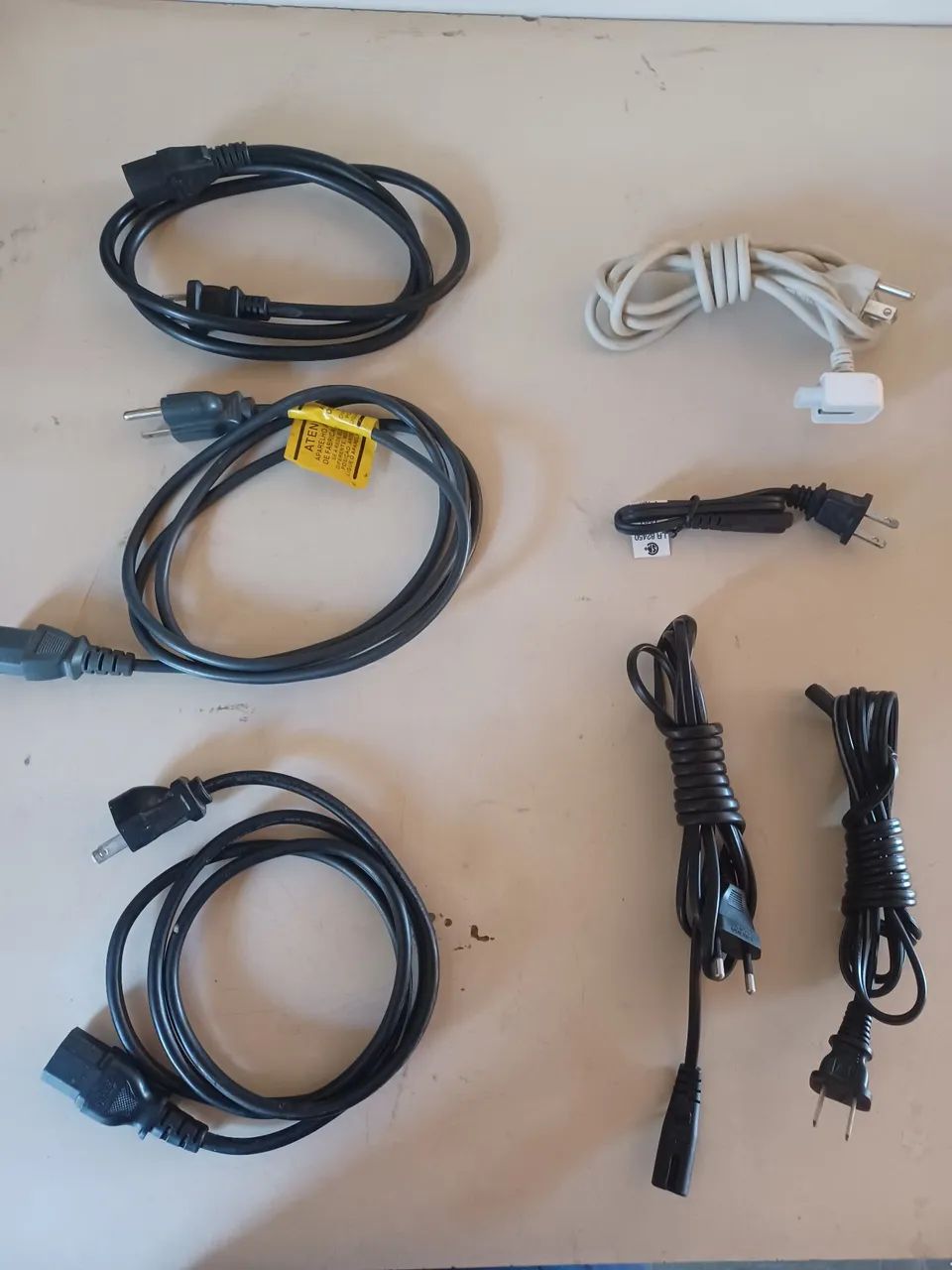 7 CABOS DE ENERGIA ELÉTRICA TODOS POR 20 REAIS NOVOS BARATO DESAPEGO  - Foto 6