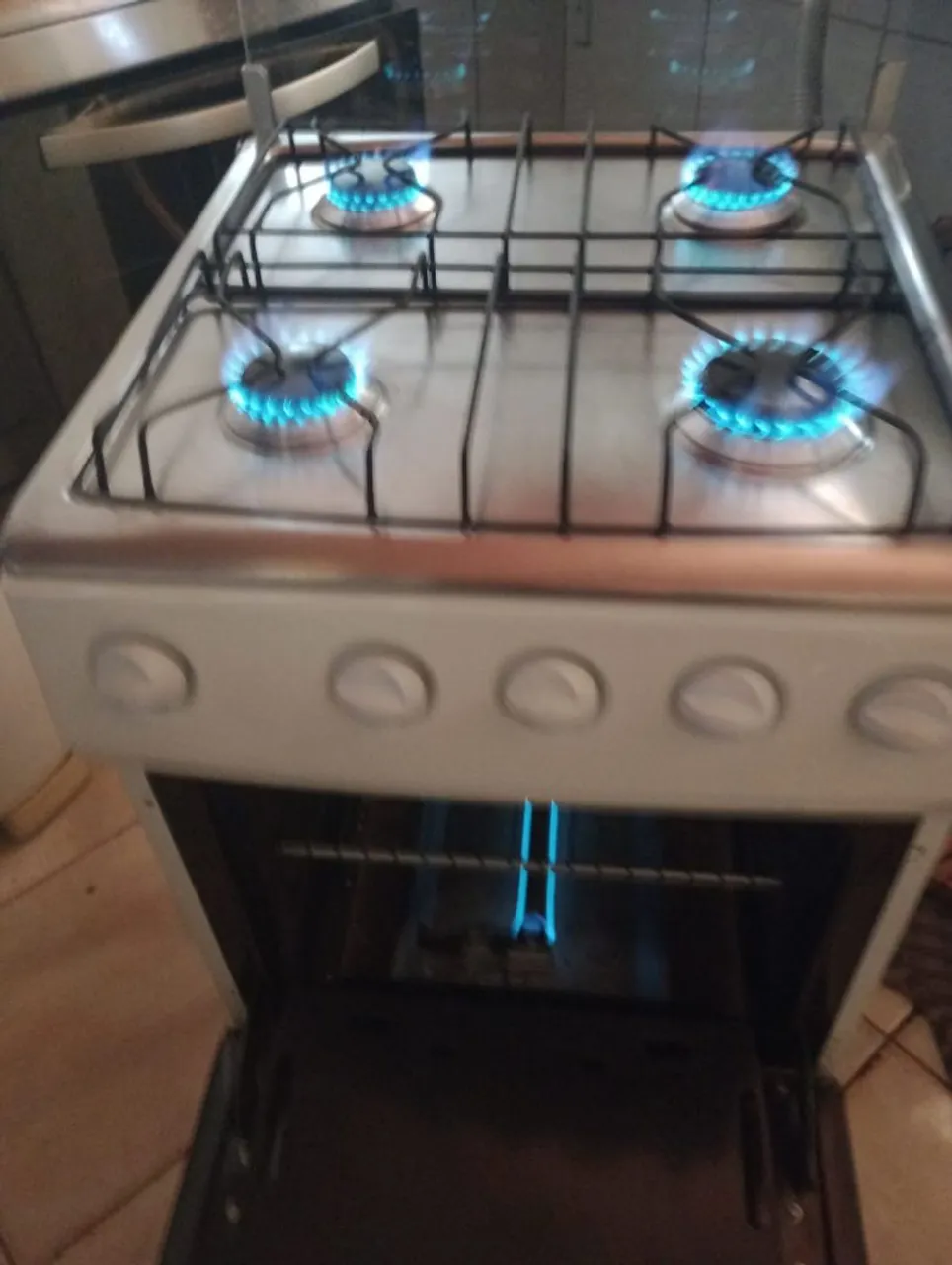 Fogão a gás 4 bocas com forno