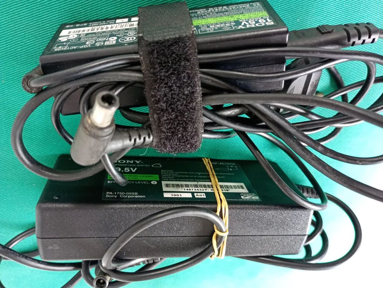 Carregador Original Sony 19.5V por 50 reais cada  - Foto 4