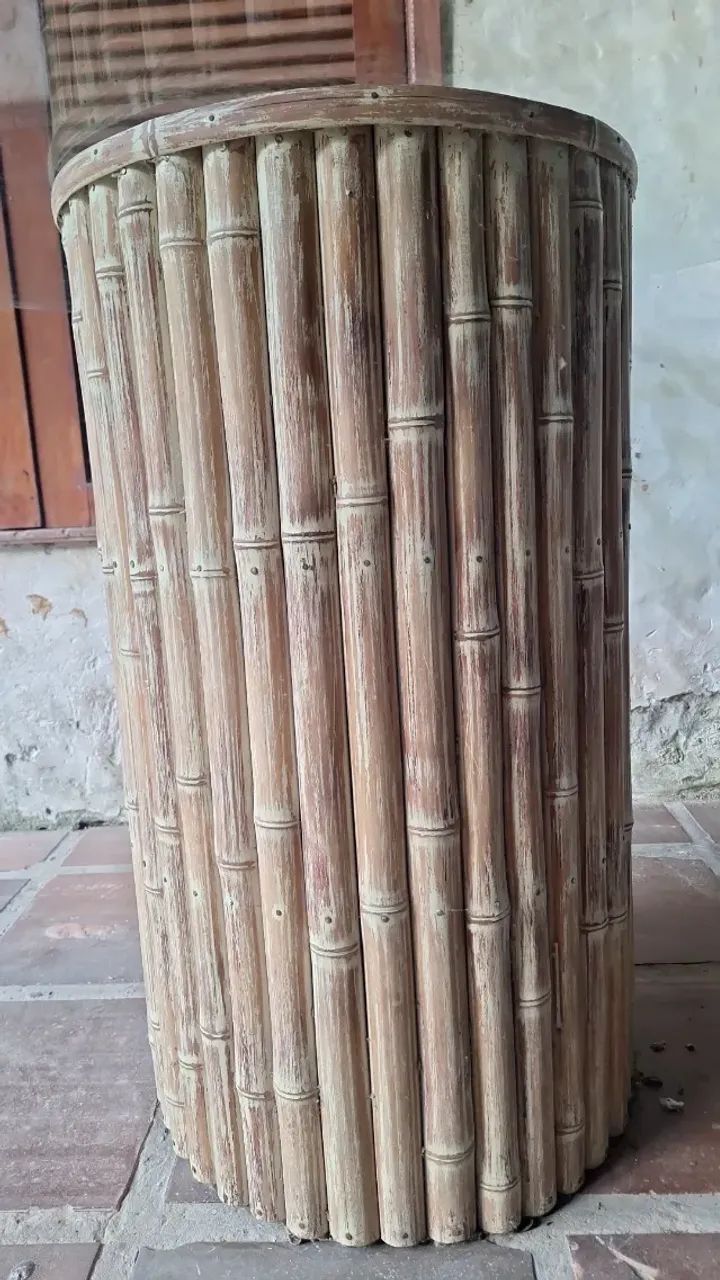 Mesa Redonda de Bambu Artesanal com Tampo de Vidro 109cm - Foto 3