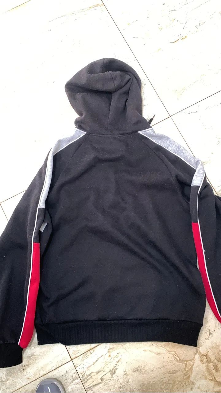 jaqueta de moletom com capuz Nike preta - Foto 2