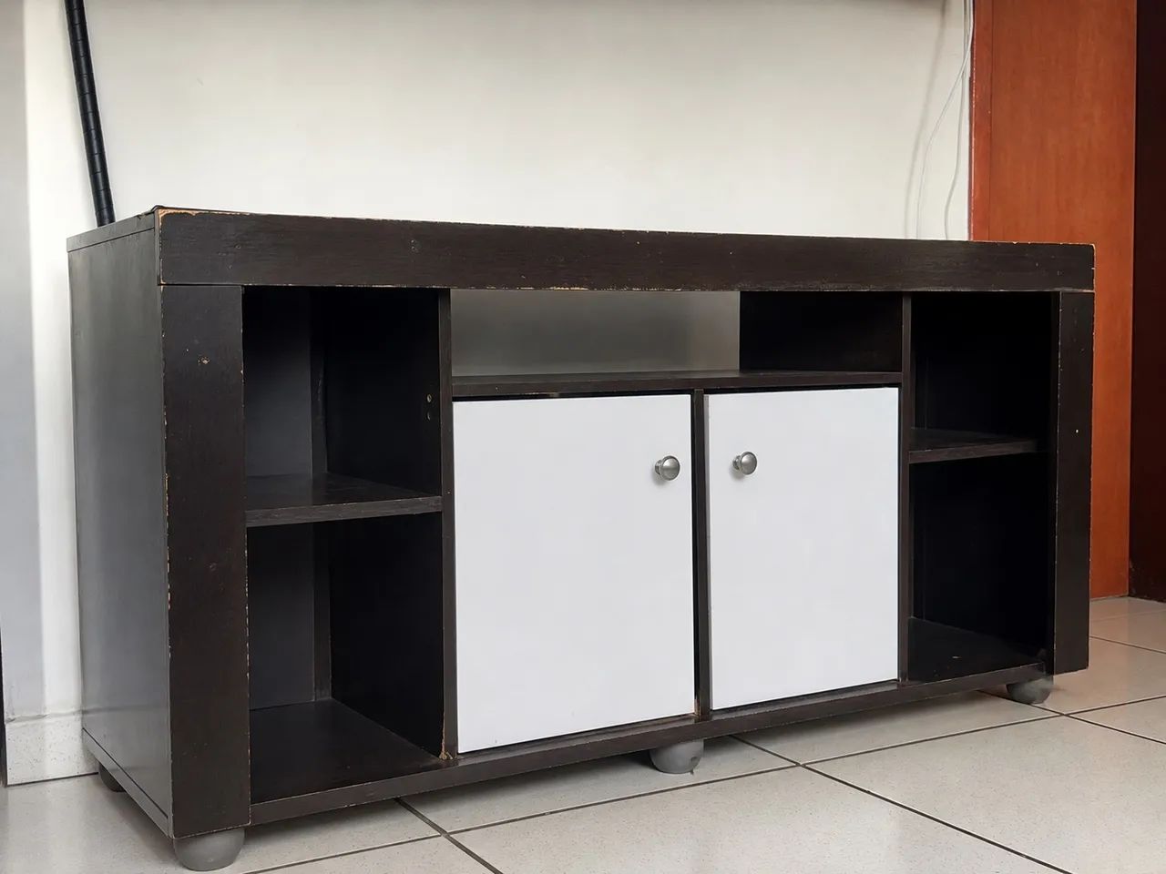 Rack para TV com 2 Portas e Nichos - Foto 2