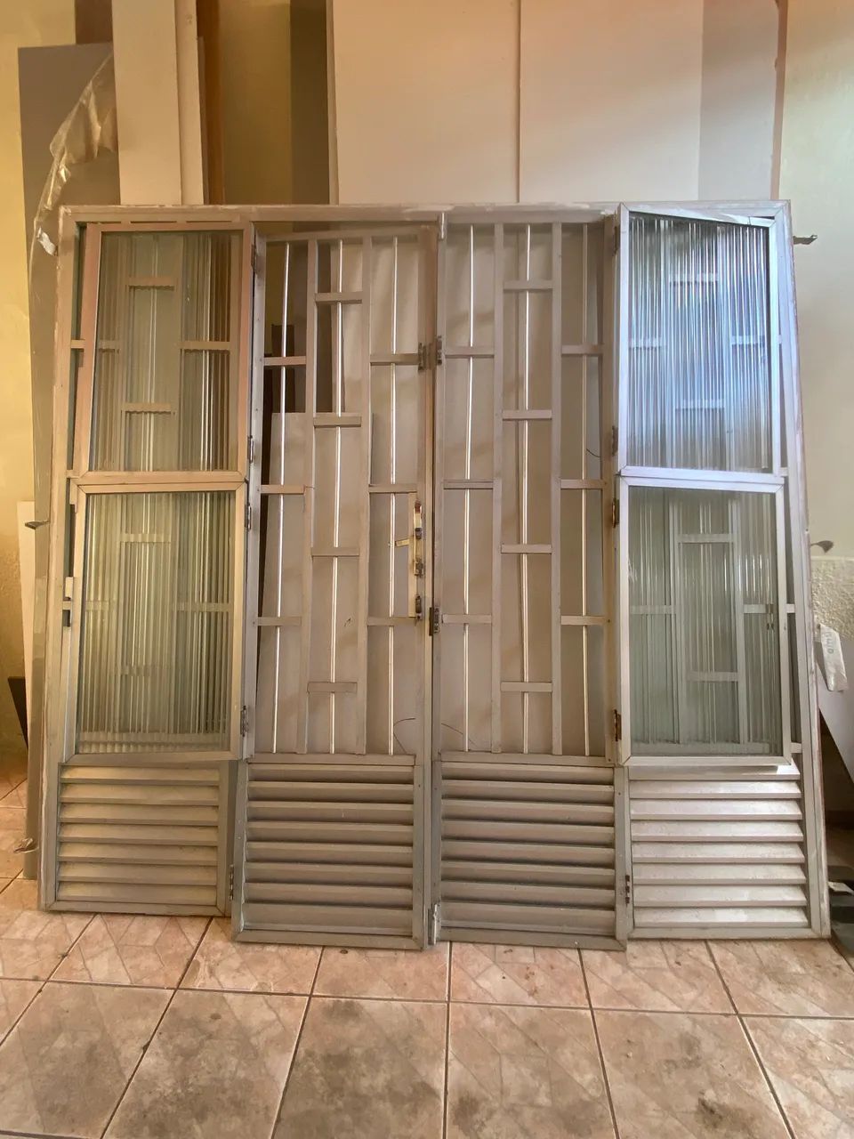 porta de alumínio com vidro  - Foto 2