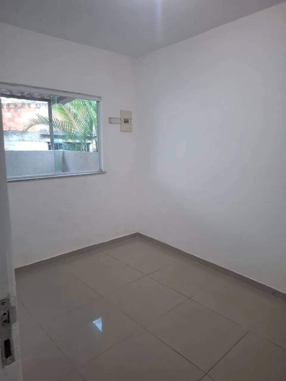 Alugo casa