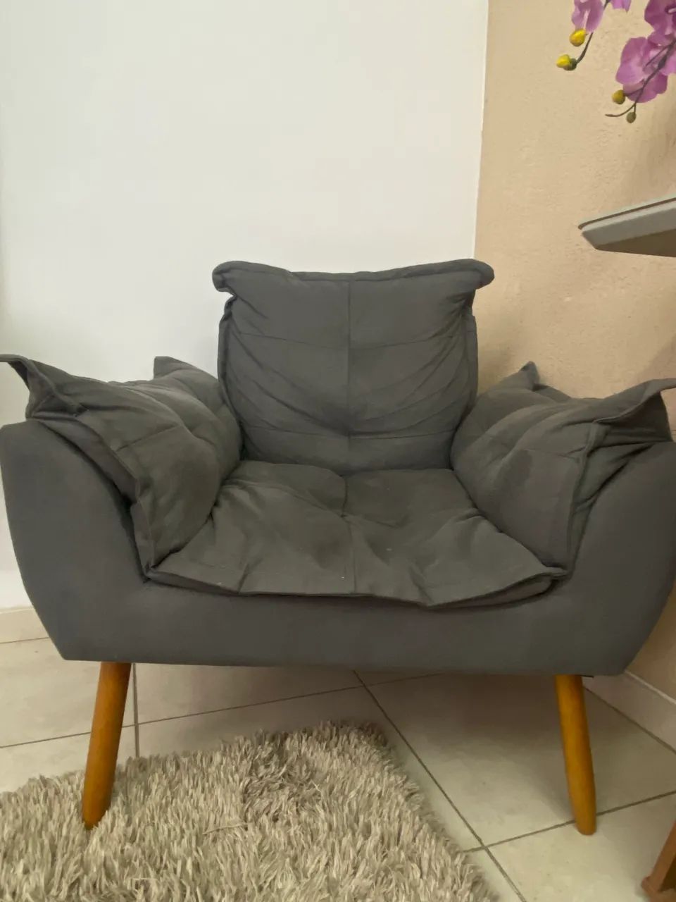 Poltrona Decorativa Opala Pé Palito (usada, porém ótimo estado)