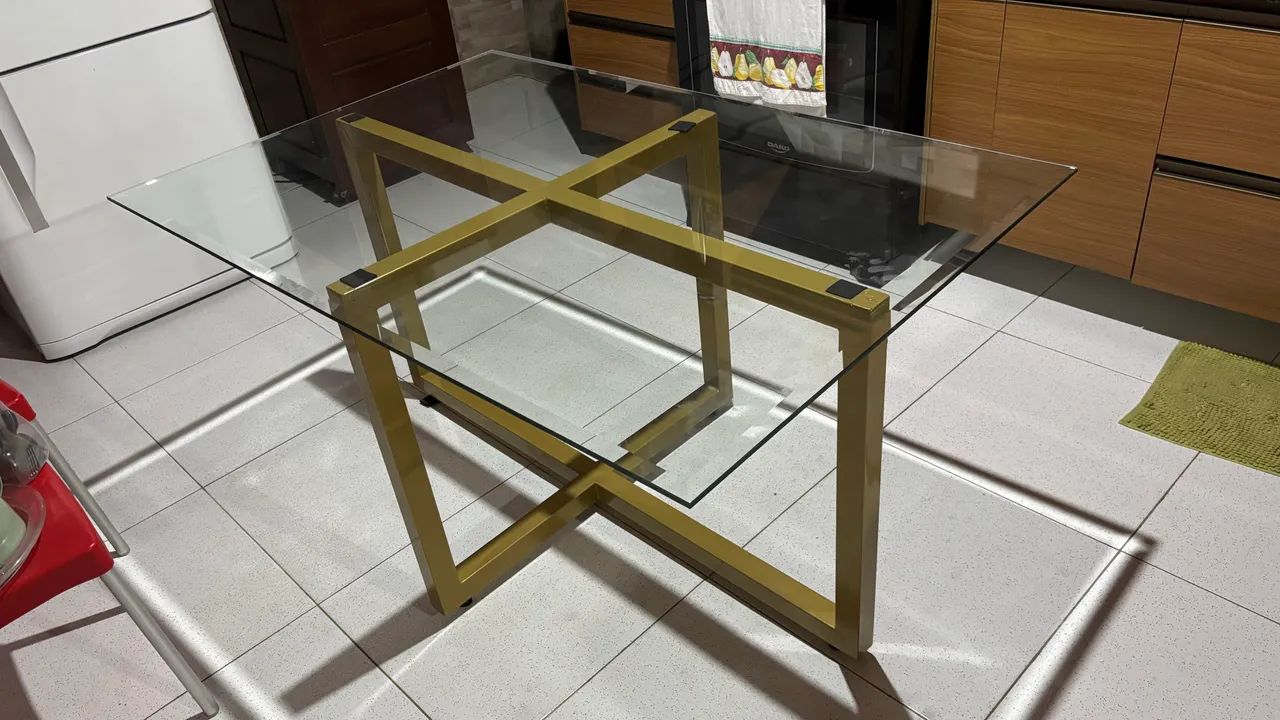 Mesa de Vidro com base de Metalon  