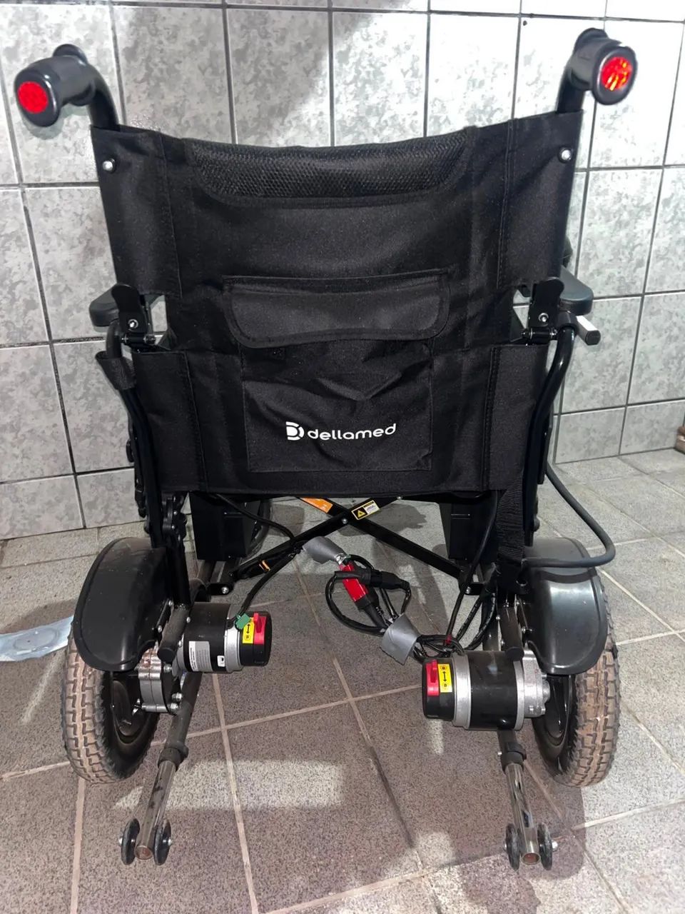 Cadeira de roda motorizada  - Foto 2