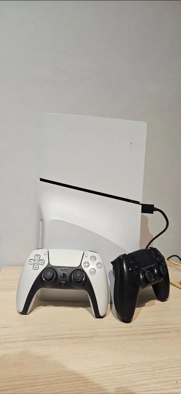 Vendo ps5 usado com 2 controles um preto e outro branco, ótimo estado de conservação. - Foto 3