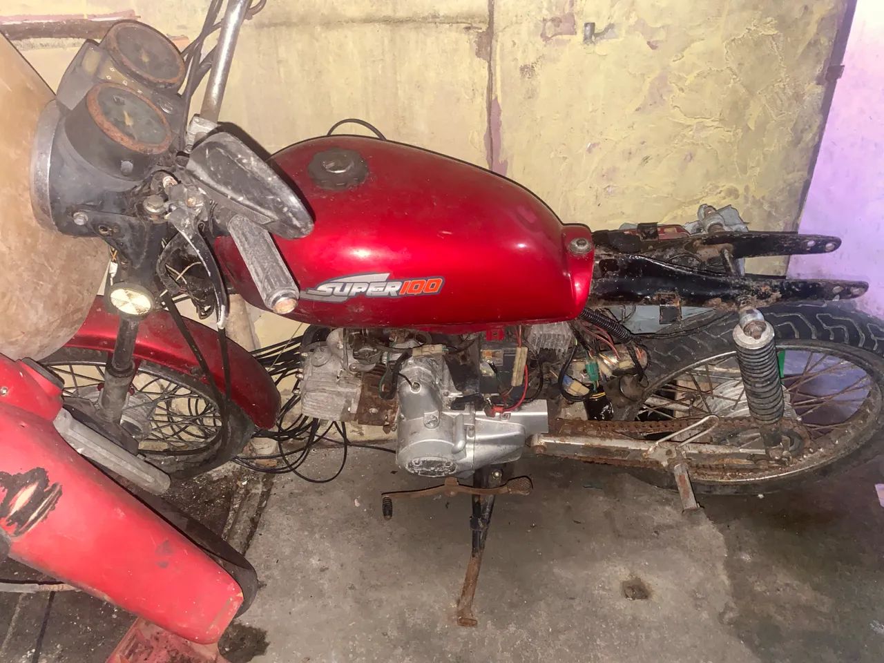 Super 100 