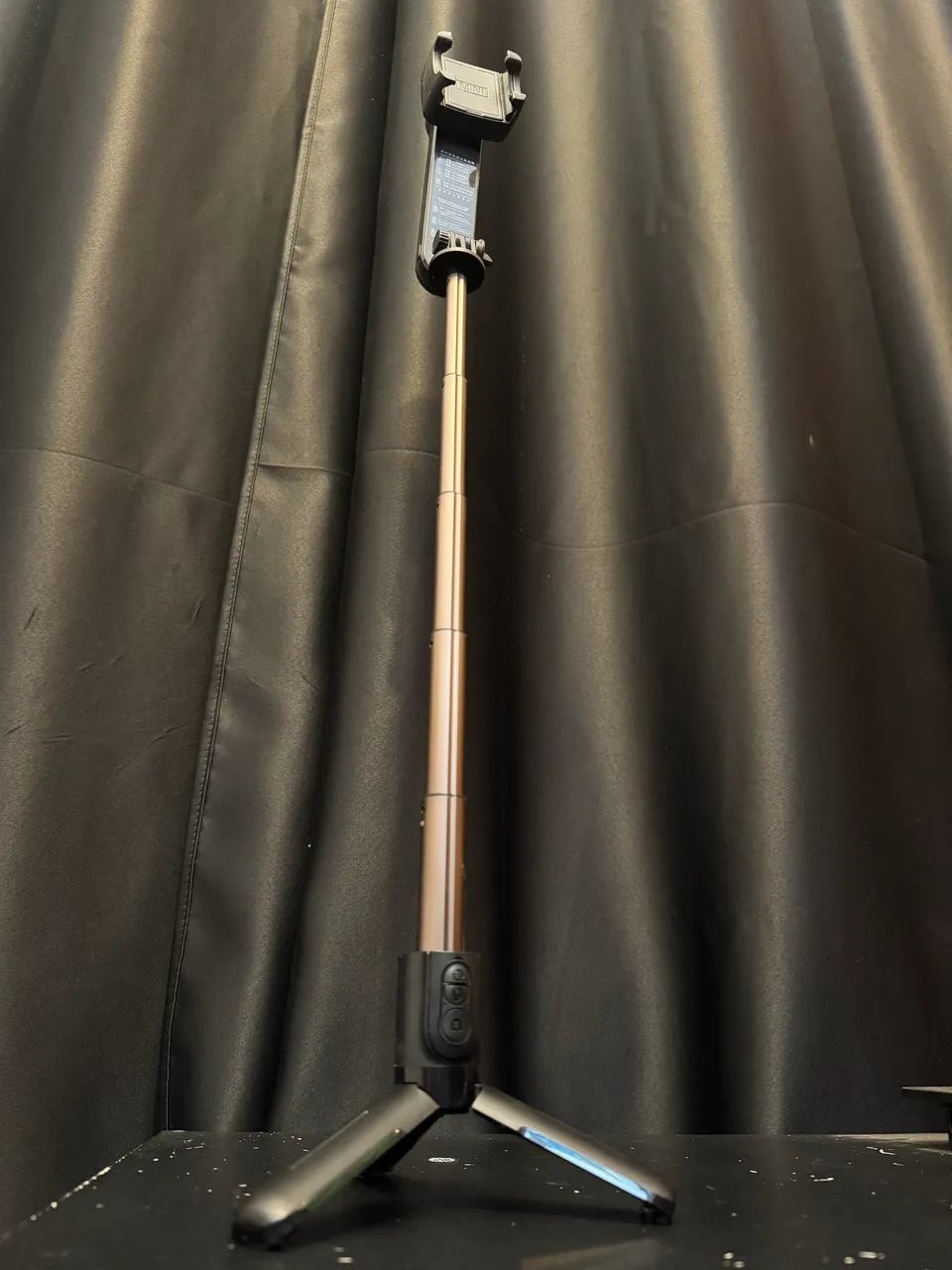 Gimbal Estabilizador De Celular Tripé Com Led - Foto 5