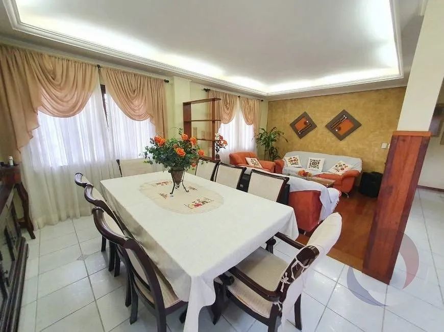 Casa de 250m² com quartos sendo 1 suíte no Carianos - Foto 2