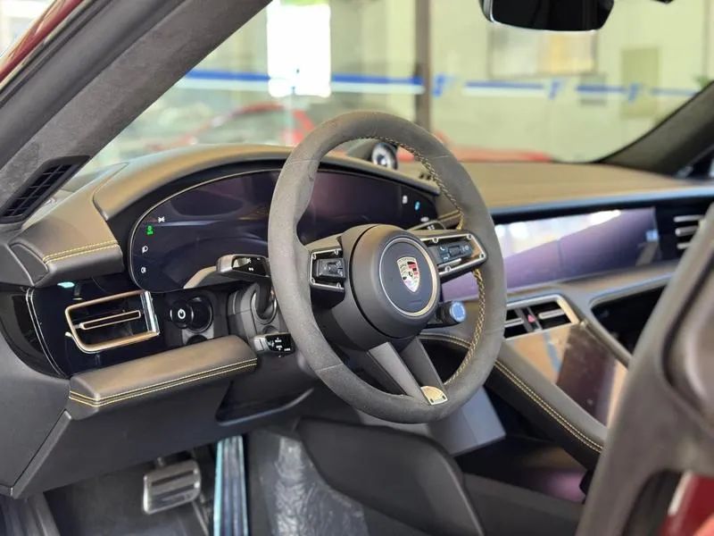 Porsche Taycan GTS (elétrico) 2023 - Foto 2