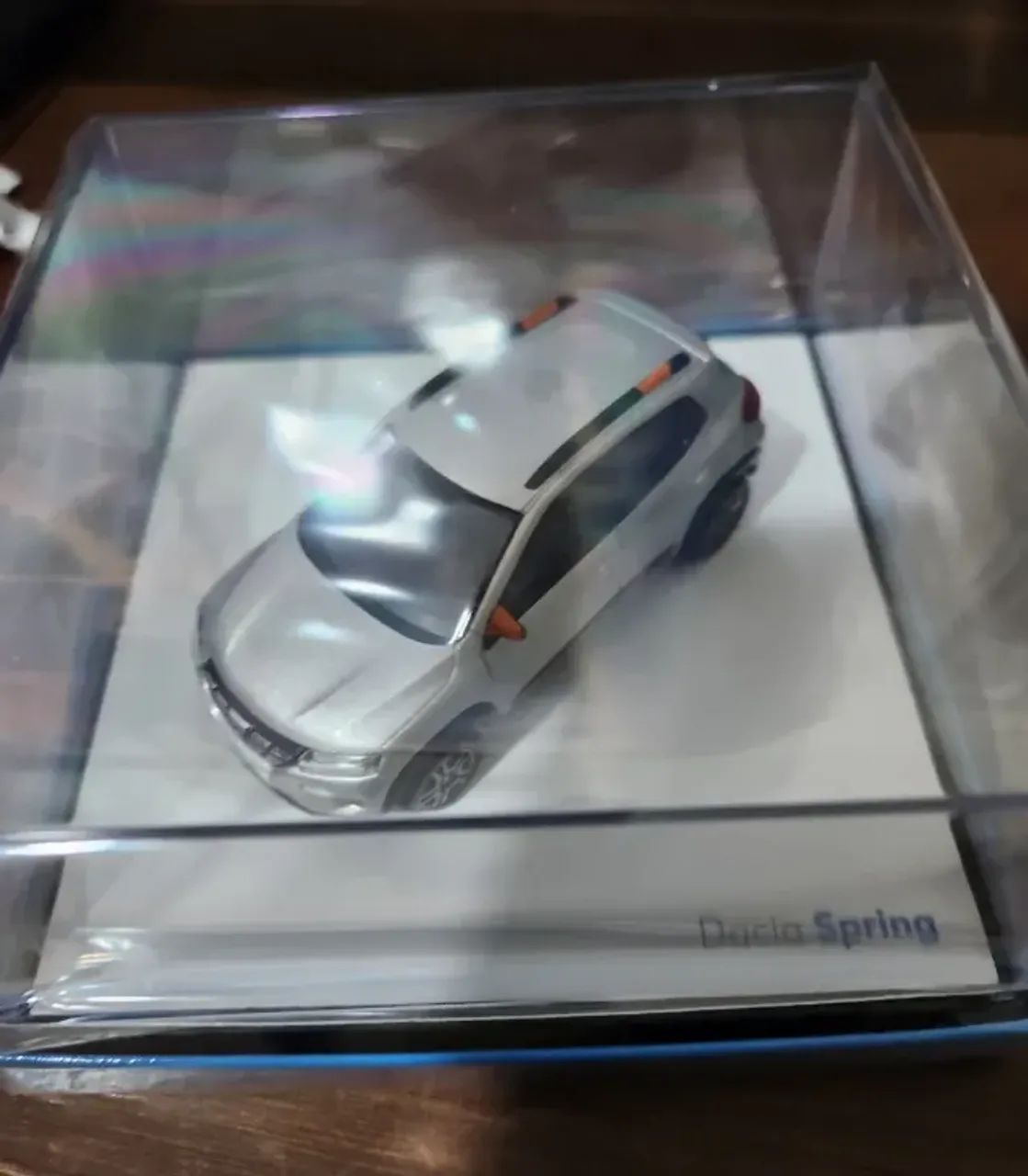 Miniatura reanult kwid 1/43