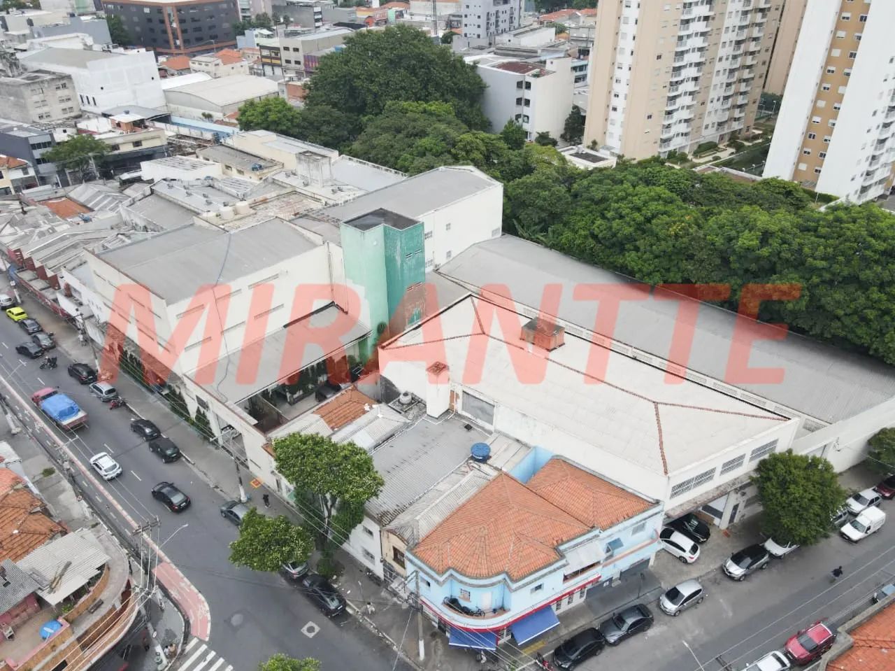 Comercial de 5731m² em Pari