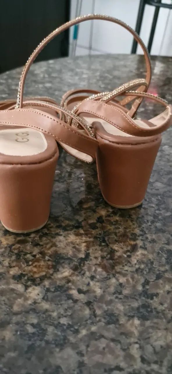 Sandália marron - Foto 2