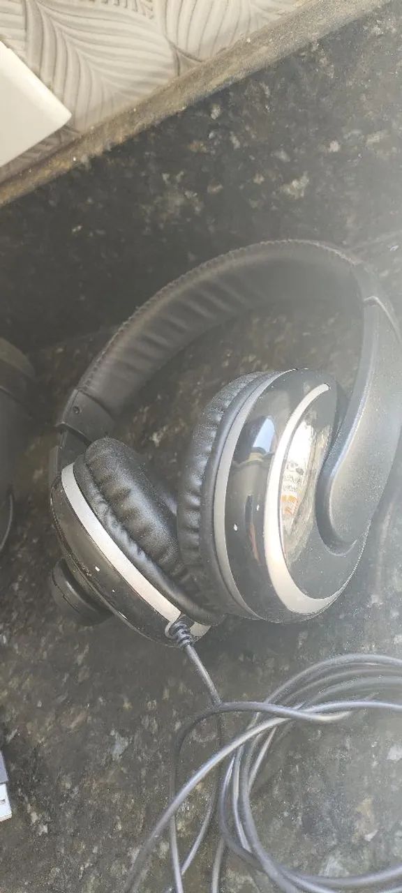 Kit com 4 headsets com cabo USB - Foto 4