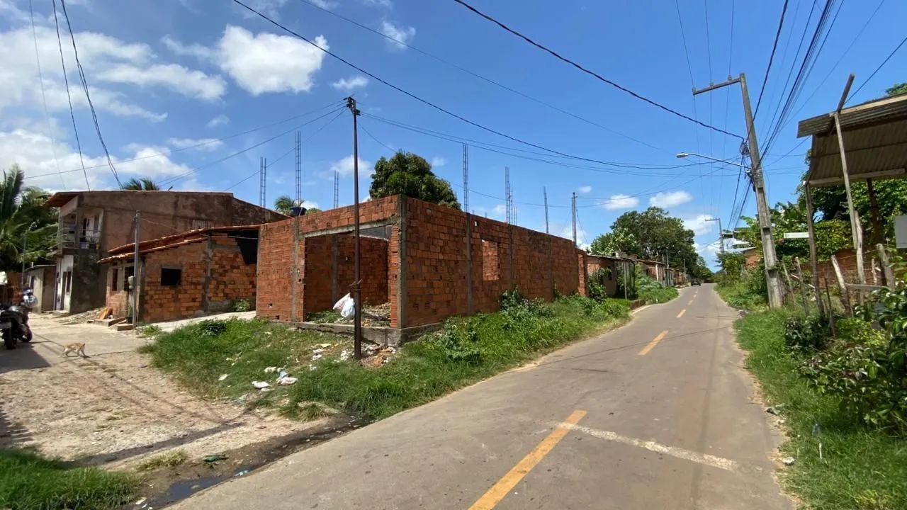 Terreno com casa inacabada  - Foto 2