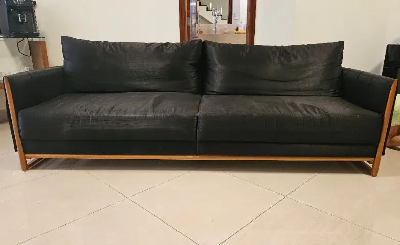 Sofá 2,40m em Suede Preto - Foto 2