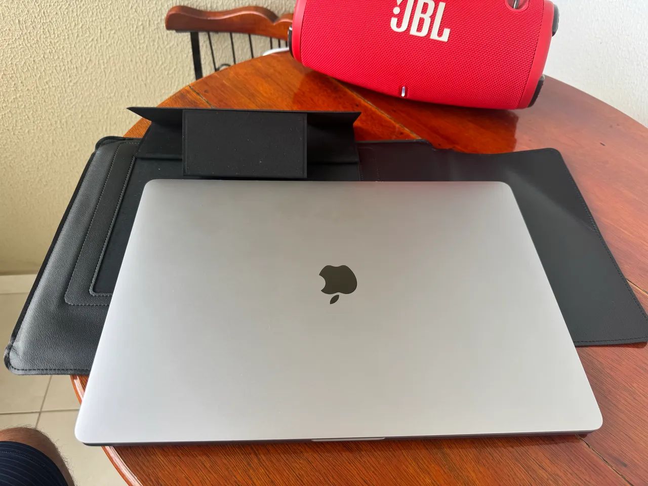 Apple. MacBook PRO 16, 2019 512gb., iOS 26 atualizado.Sou como