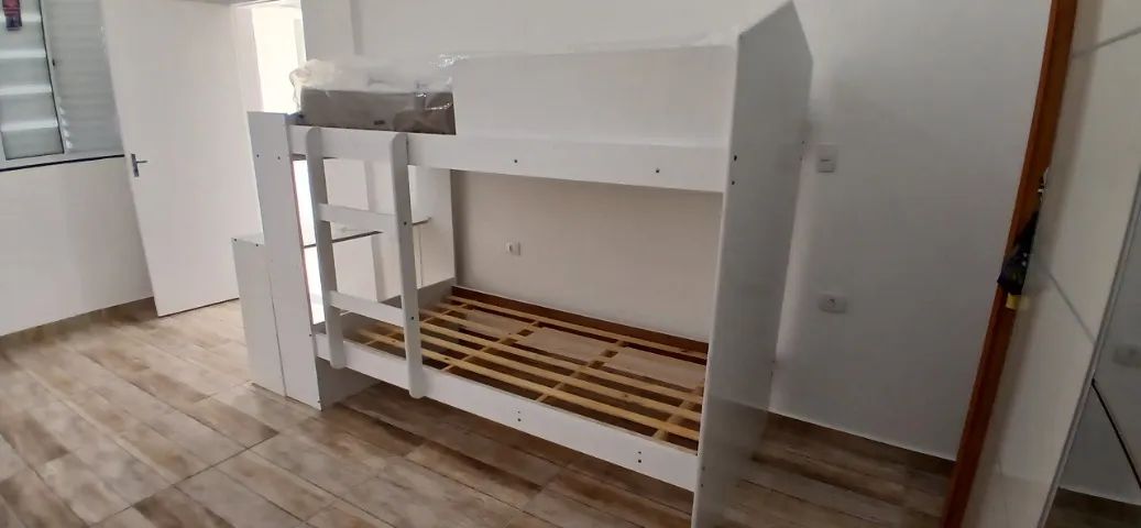 Beliche juvenil com dois colchões em ótimo estado