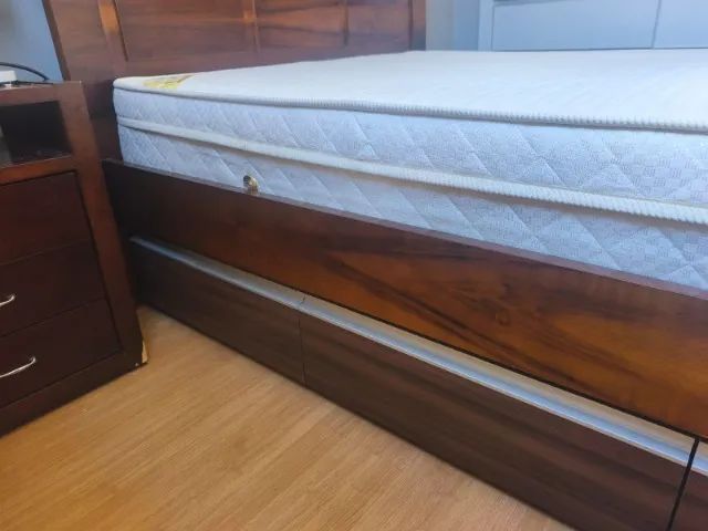 Cama com cabeceira e 6 gaveteiros de madeira. - Foto 5