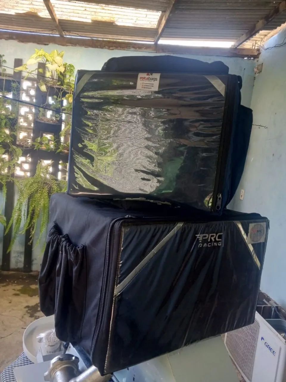 Vende-se bag de pizzas tamanho 30/35 40  pizzas tamanho média grande e família *85