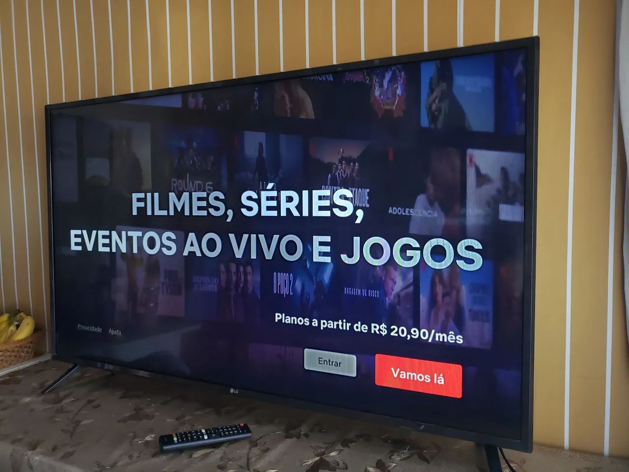 Smart tv 50 polegadas led com pezinho e controle  - Foto 3