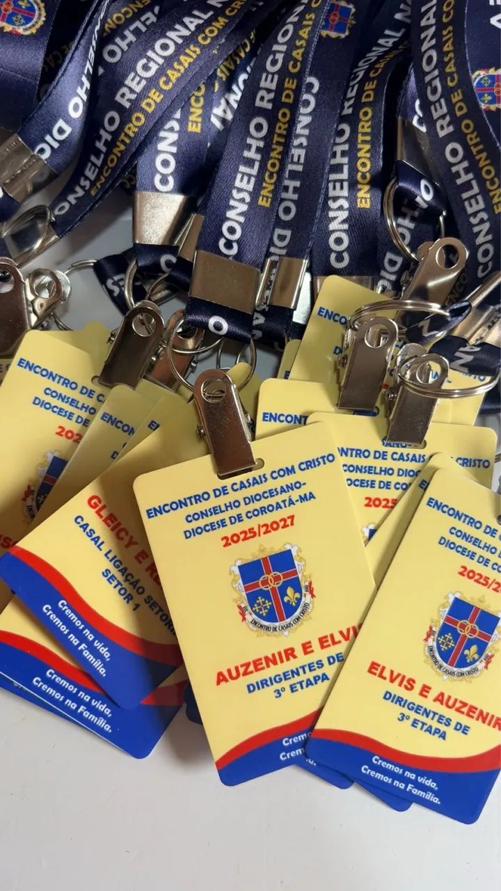 Crachás com Cordões Personalizado  - Foto 2