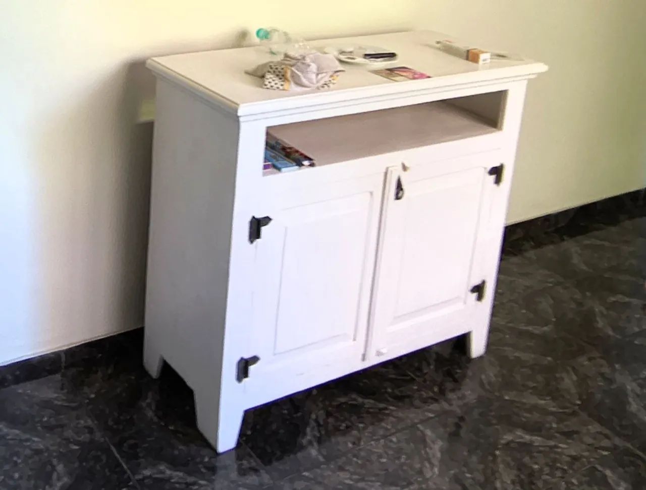 Móvel para sala branco pátina 