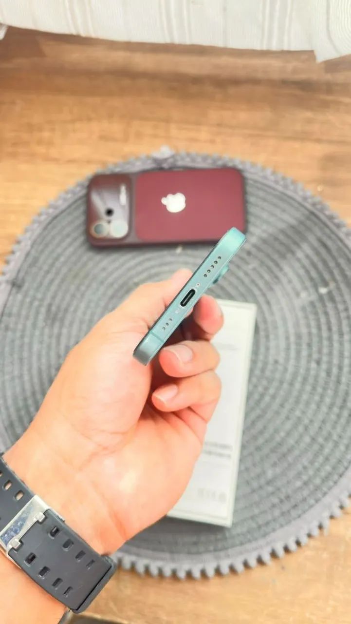 iPhone 16