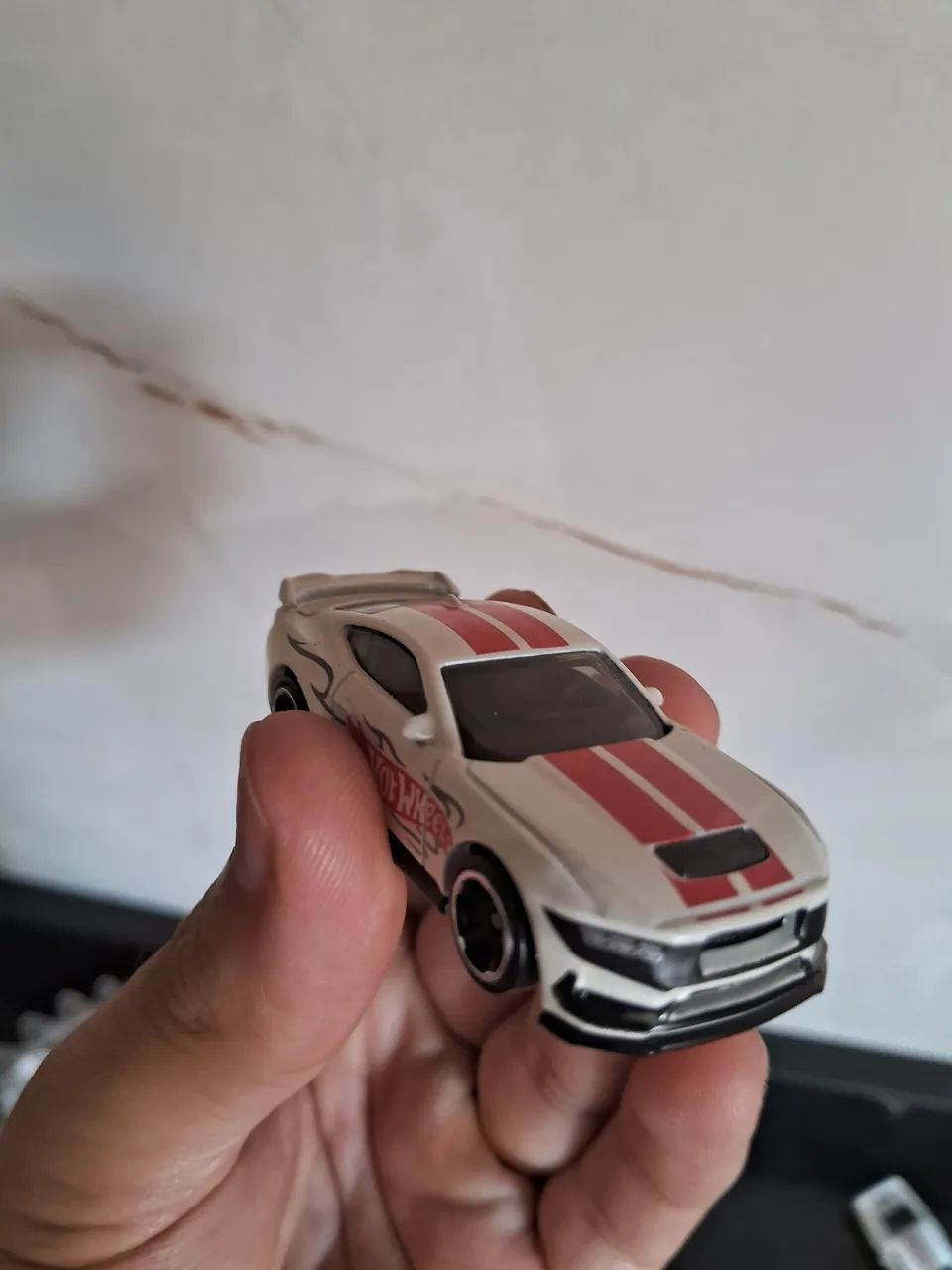Lote com 5 hot wheels  - Foto 2